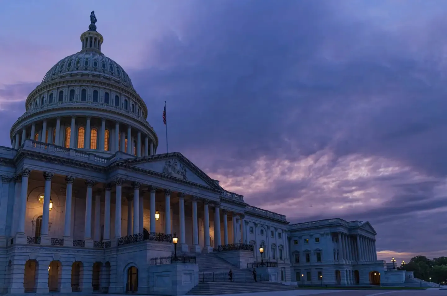 The New U.S. Stablecoin Law Threatens the Banking System: Why Are Experts Concerned?