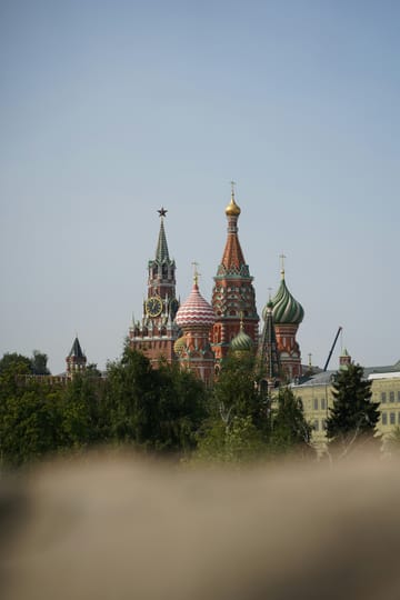 Russia Advances Comprehensive Crypto Regulation Bill with Retail Limits